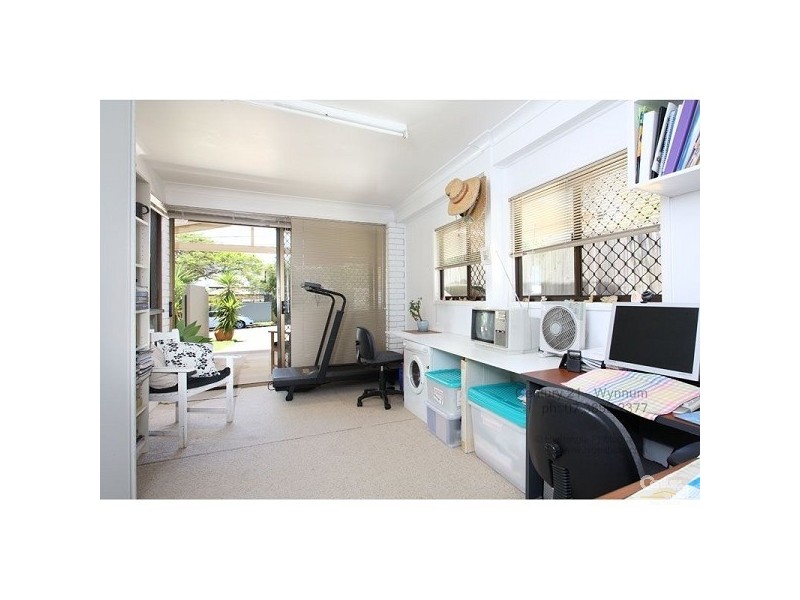 8 Parkview Avenue, Manly QLD 4179