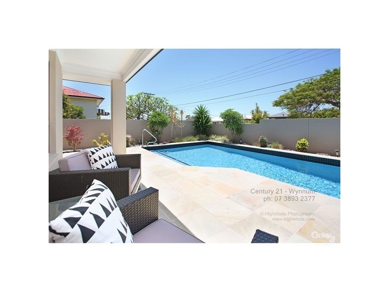 8 Parkview Avenue, Manly QLD 4179