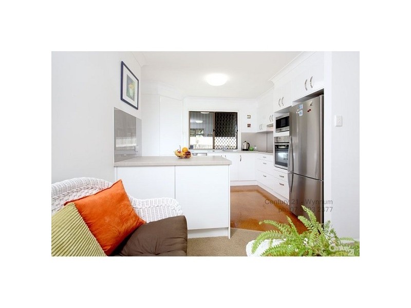 8 Parkview Avenue, Manly QLD 4179