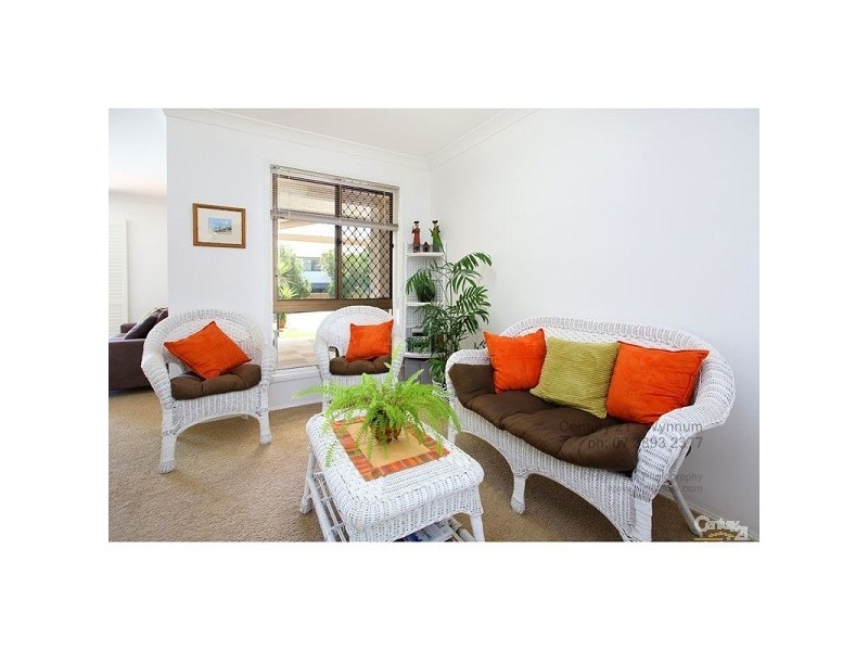 8 Parkview Avenue, Manly QLD 4179