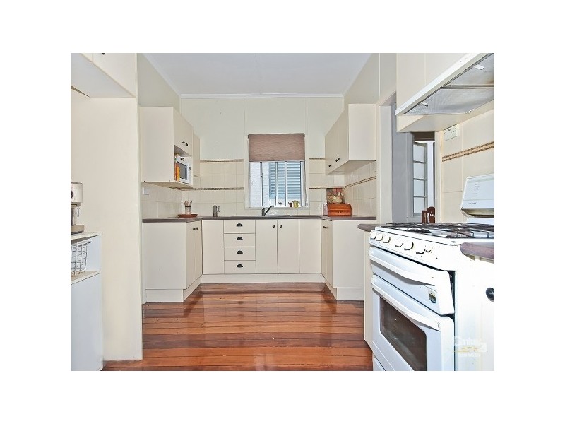 17 Warra Street, Wynnum QLD 4178