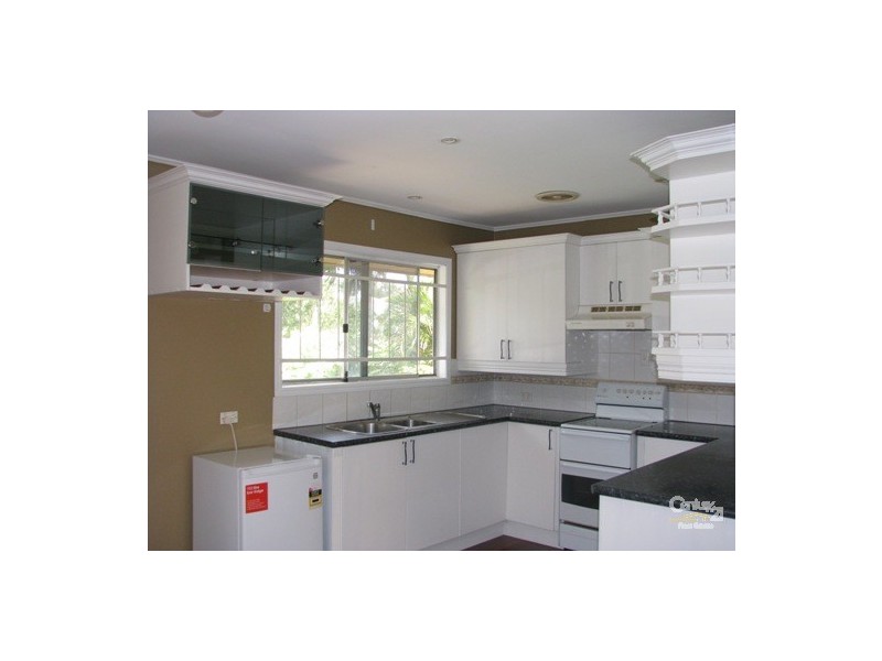 5 CLARE AVENUE, Wynnum QLD 4178