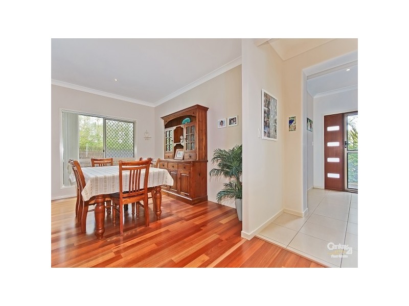 4 Lachlan Drive, Wakerley QLD 4154