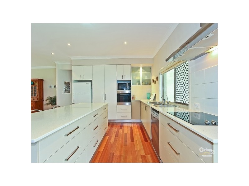 4 Lachlan Drive, Wakerley QLD 4154