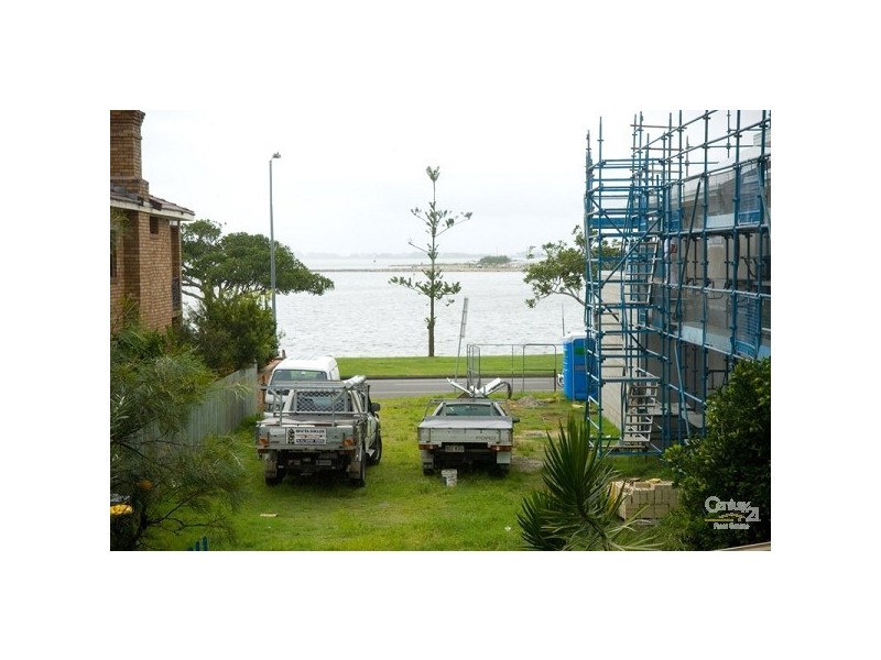 20 Stewart Parade, Manly QLD 4179