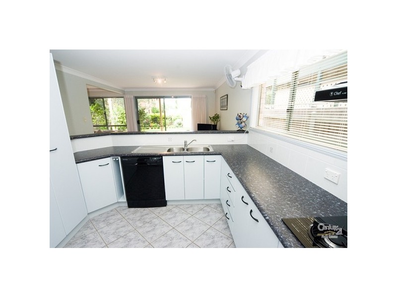 20 Stewart Parade, Manly QLD 4179