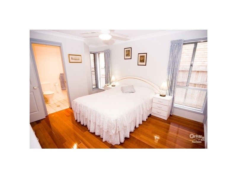 20 Stewart Parade, Manly QLD 4179