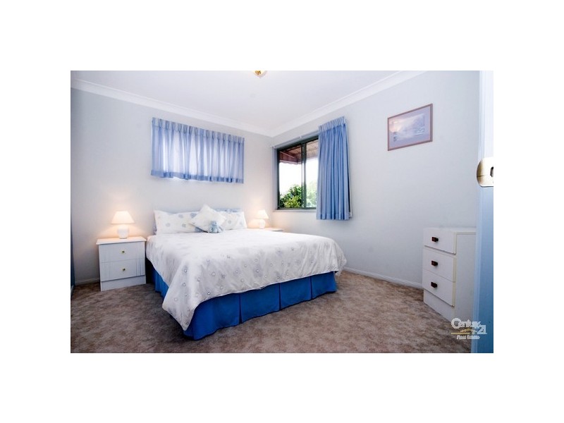 20 Stewart Parade, Manly QLD 4179