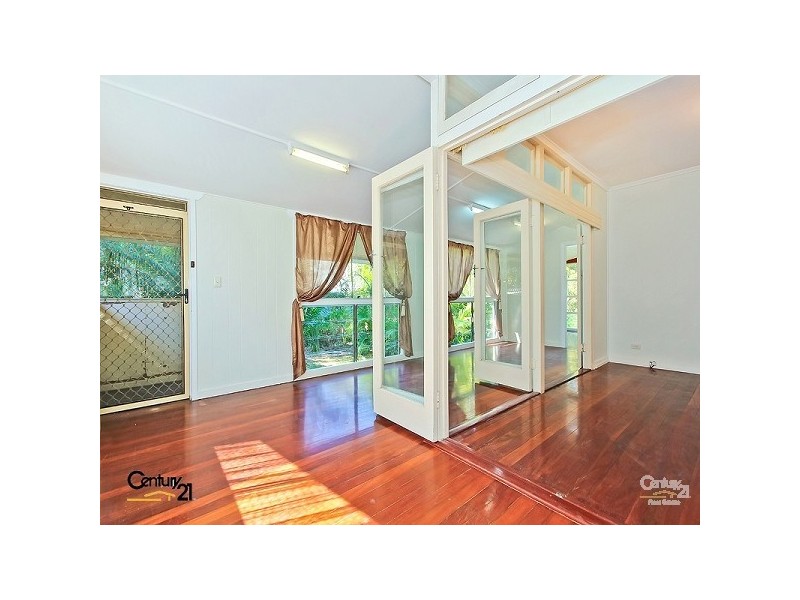 379 Tingal Rd, Wynnum QLD 4178