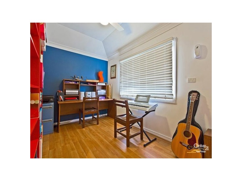 22 Madgwick Street, Wynnum QLD 4178