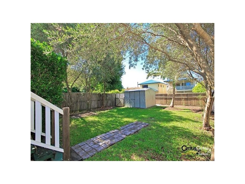 22 Madgwick Street, Wynnum QLD 4178