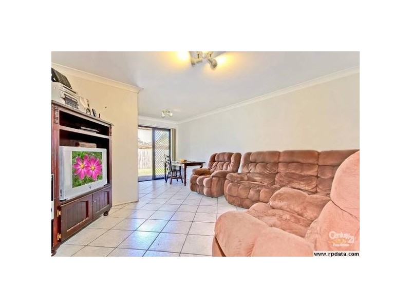 8 Douglas Street, Wynnum West QLD 4178