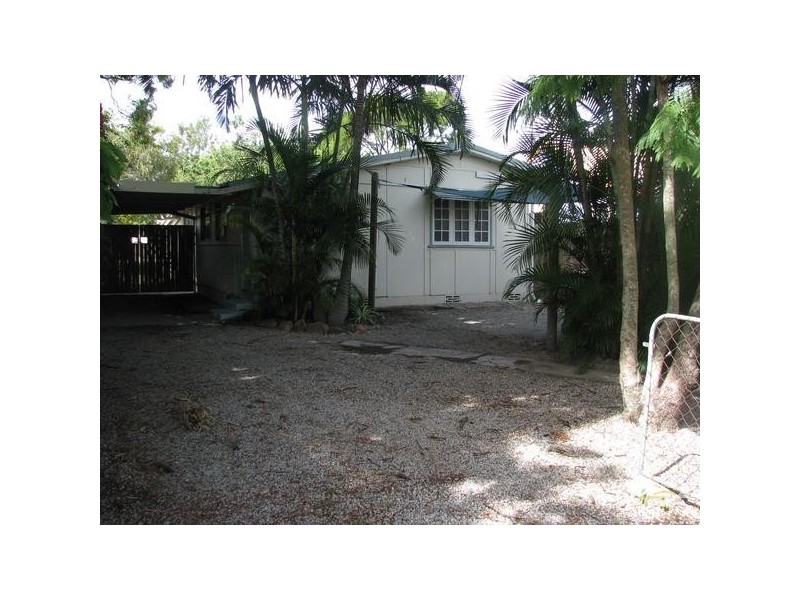 100 WEST AVENUE, Wynnum QLD 4178