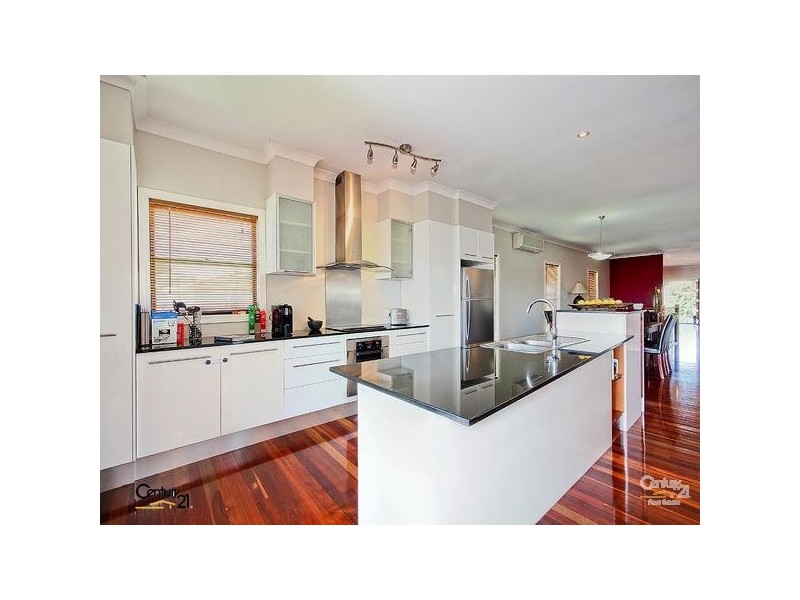 18 Boswell Terrace, Wynnum QLD 4178