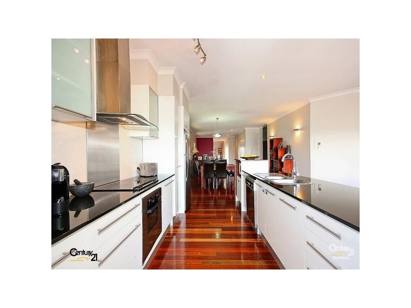 18 Boswell Terrace, Wynnum QLD 4178