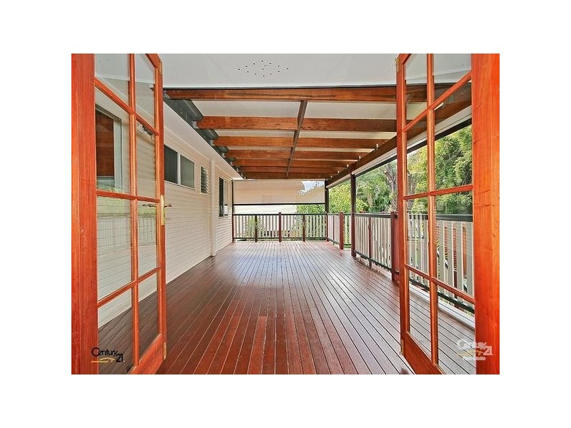 3 Loynes Street, Wynnum West QLD 4178