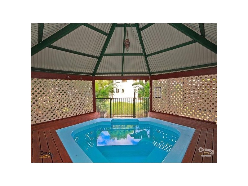 3 Loynes Street, Wynnum West QLD 4178