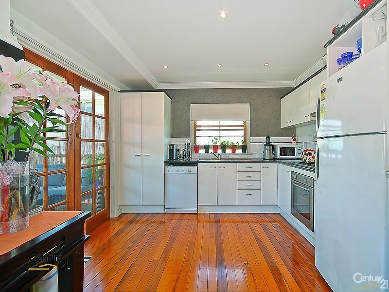 68 Ronald Street, Wynnum QLD 4178