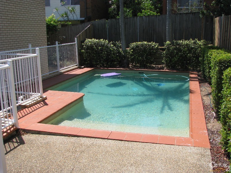 4 / 24 Yamboyna Street, Manly QLD 4179