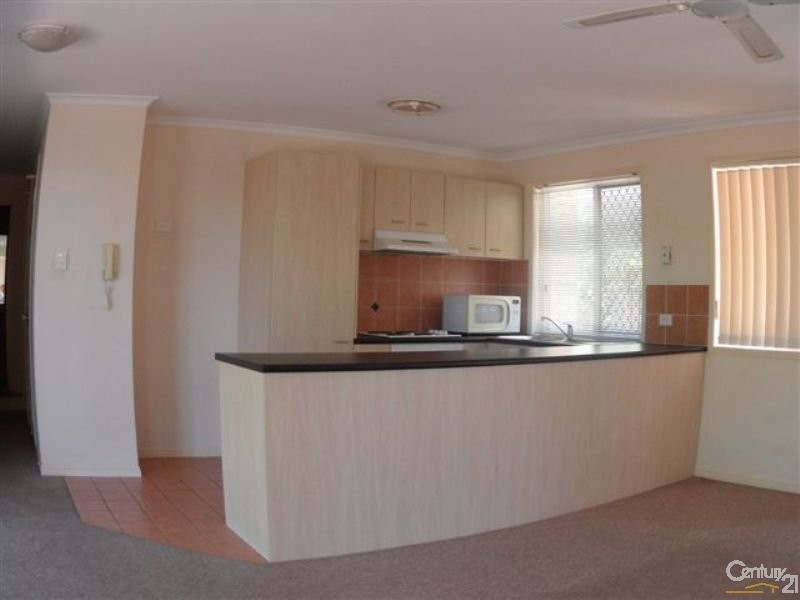 4 / 24 Yamboyna Street, Manly QLD 4179