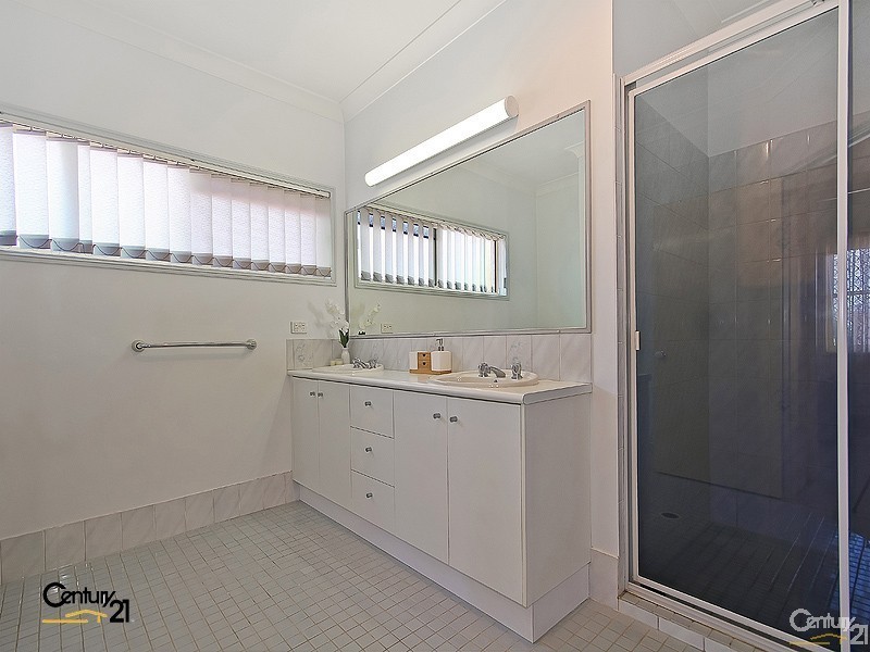 197 Randall Road, Wynnum West QLD 4178