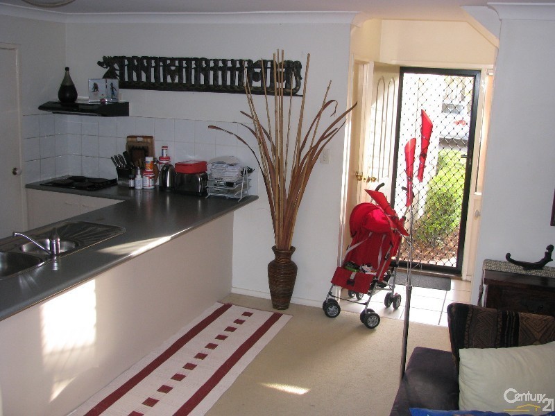 11/74 Plaza Street, Wynnum West QLD 4178