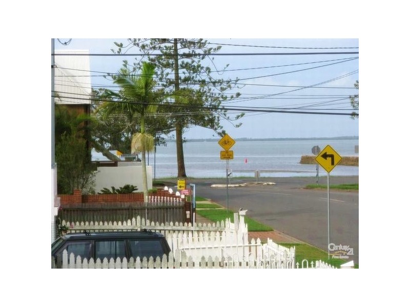 15 Glenora Street, Wynnum QLD 4178