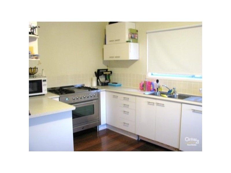 15 Glenora Street, Wynnum QLD 4178