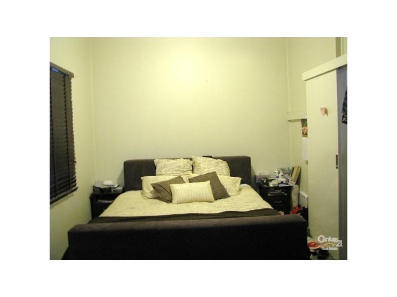 15 Glenora Street, Wynnum QLD 4178