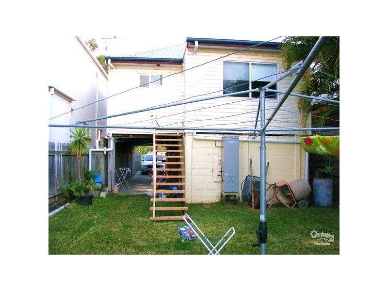 15 Glenora Street, Wynnum QLD 4178