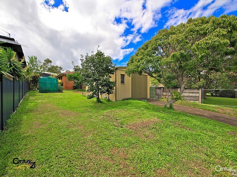 11 Ian Street, Lota QLD 4179