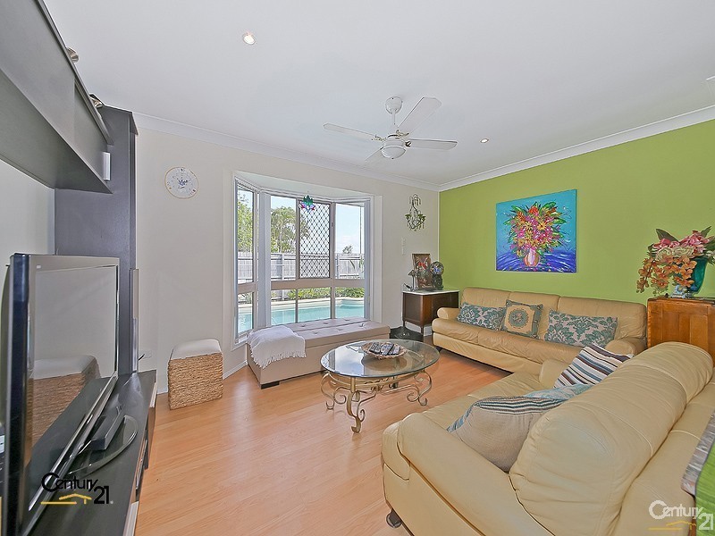 57 Scanlen Crescent, Wynnum West QLD 4178