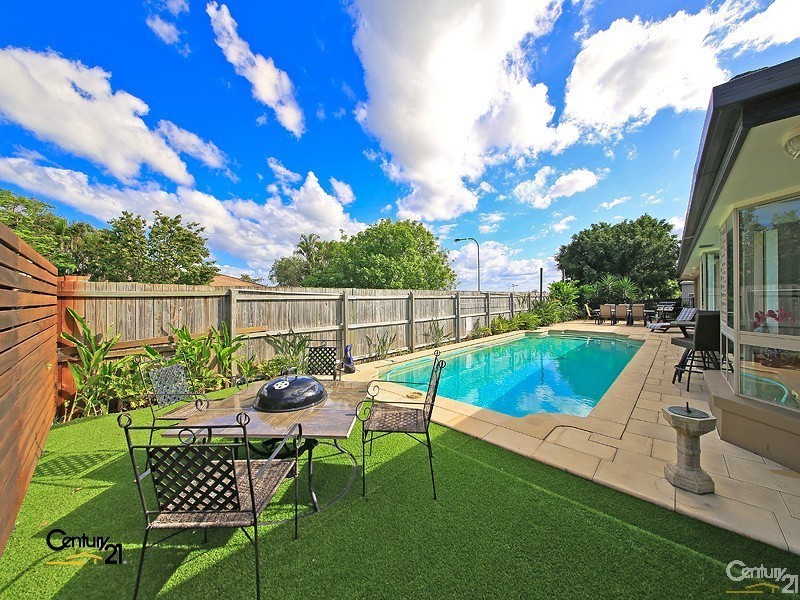 57 Scanlen Crescent, Wynnum West QLD 4178