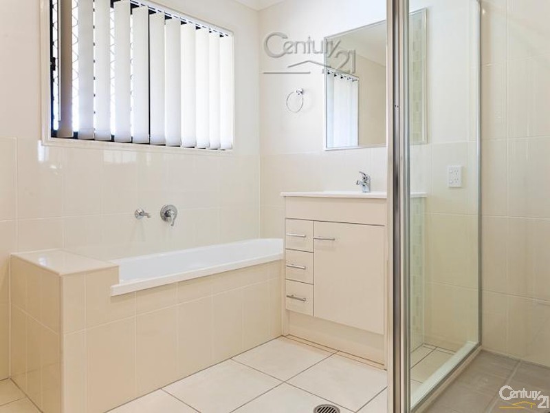 2/1 Lois Place, Redland Bay QLD 4165