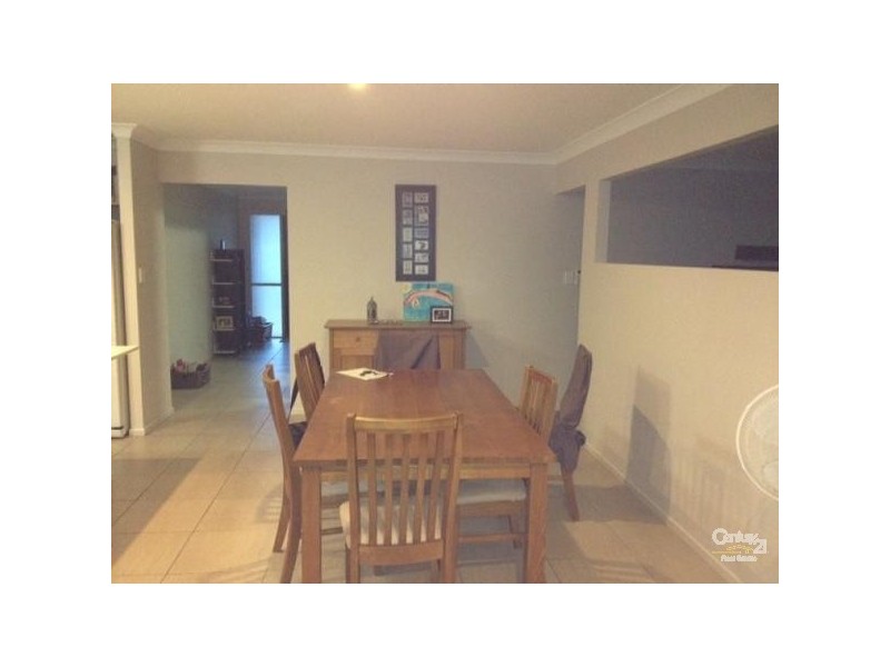 8 Peregian Close, Manly West QLD 4179