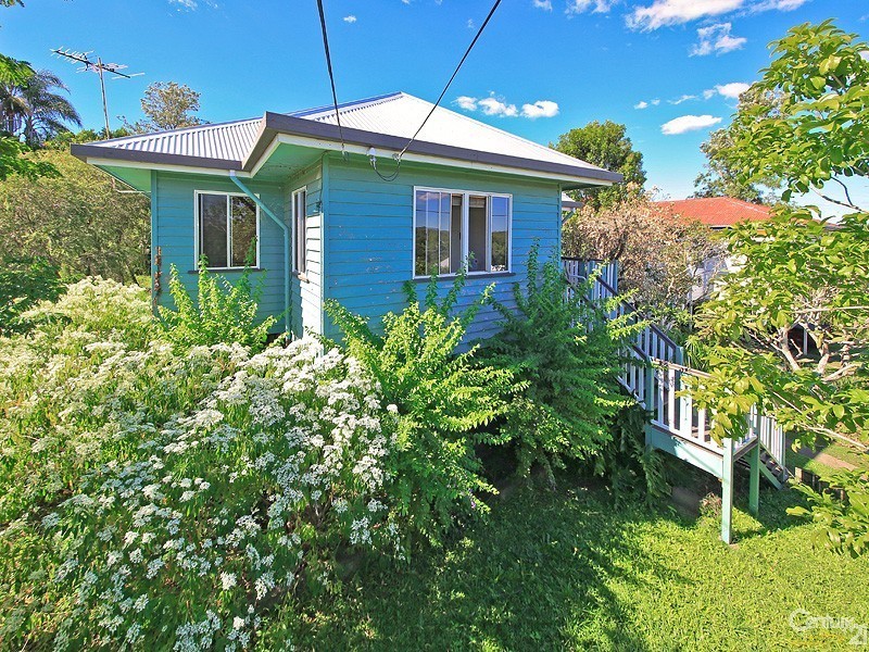 62 Barrinia Street, Manly QLD 4179