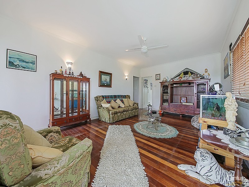 62 Barrinia Street, Manly QLD 4179