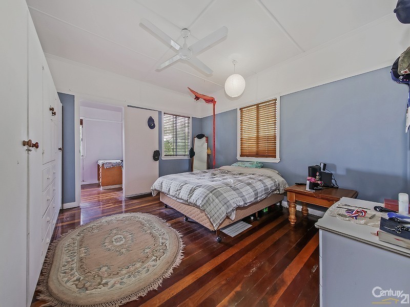 62 Barrinia Street, Manly QLD 4179