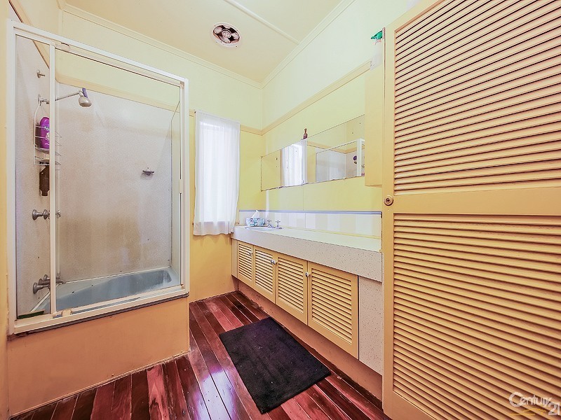 62 Barrinia Street, Manly QLD 4179
