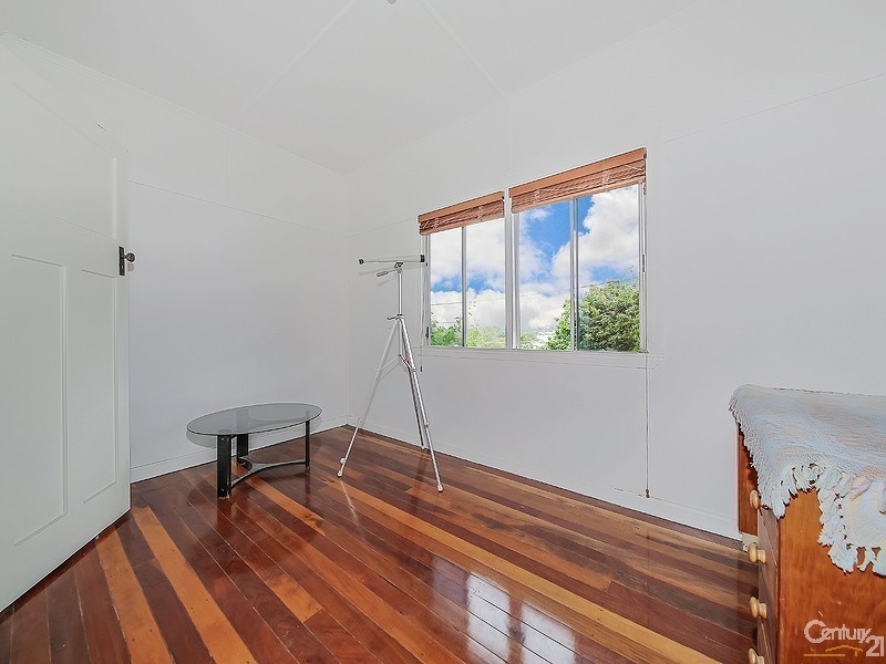 62 Barrinia Street, Manly QLD 4179