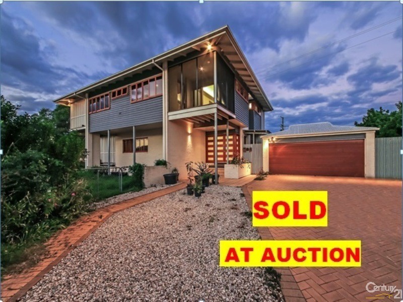 16 Summit Place, Wynnum West QLD 4178