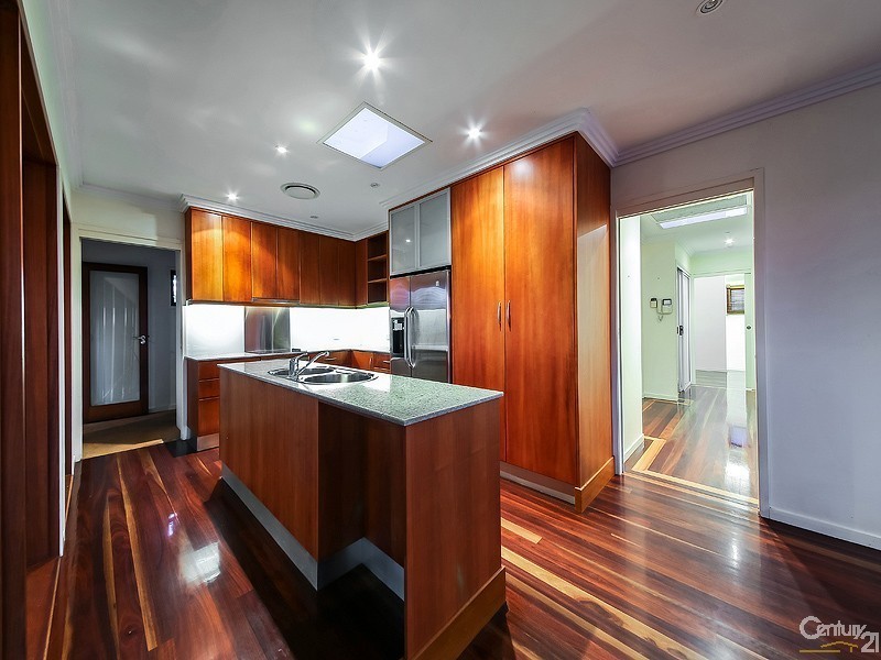 16 Summit Place, Wynnum West QLD 4178