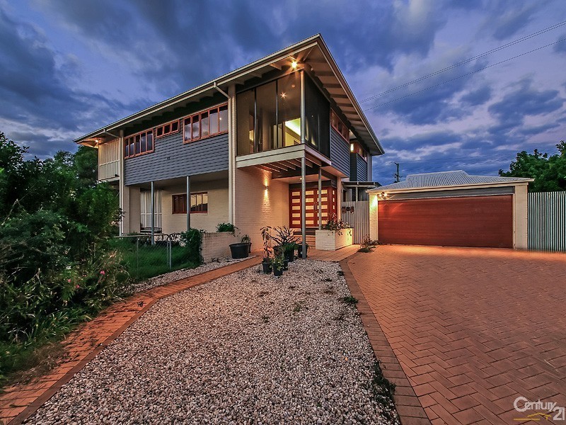 16 Summit Place, Wynnum West QLD 4178