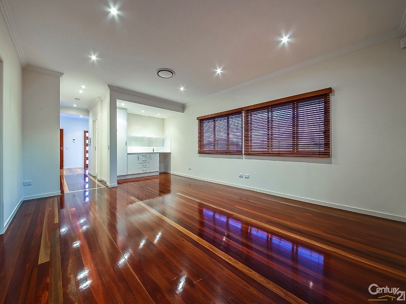 16 Summit Place, Wynnum West QLD 4178