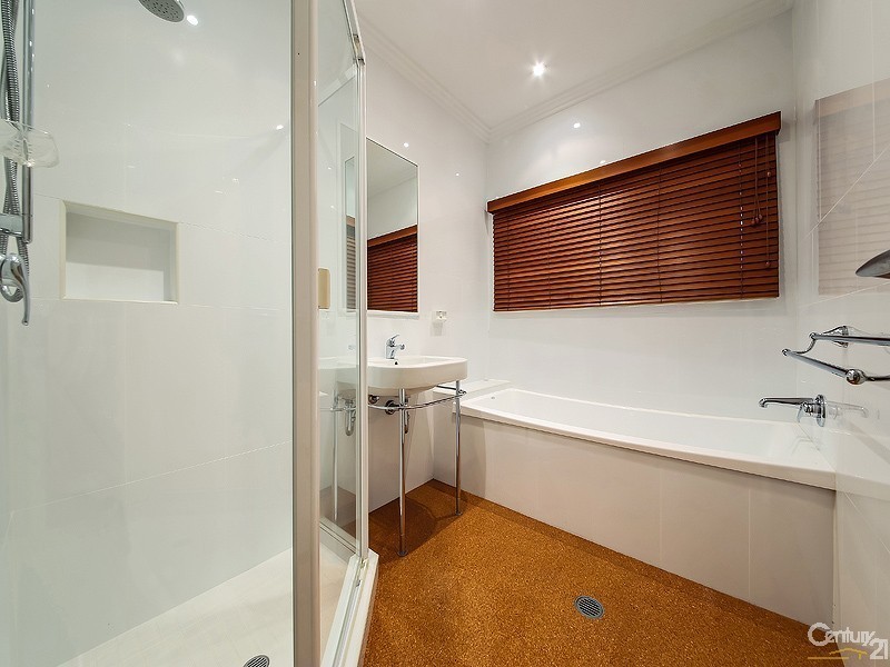 16 Summit Place, Wynnum West QLD 4178