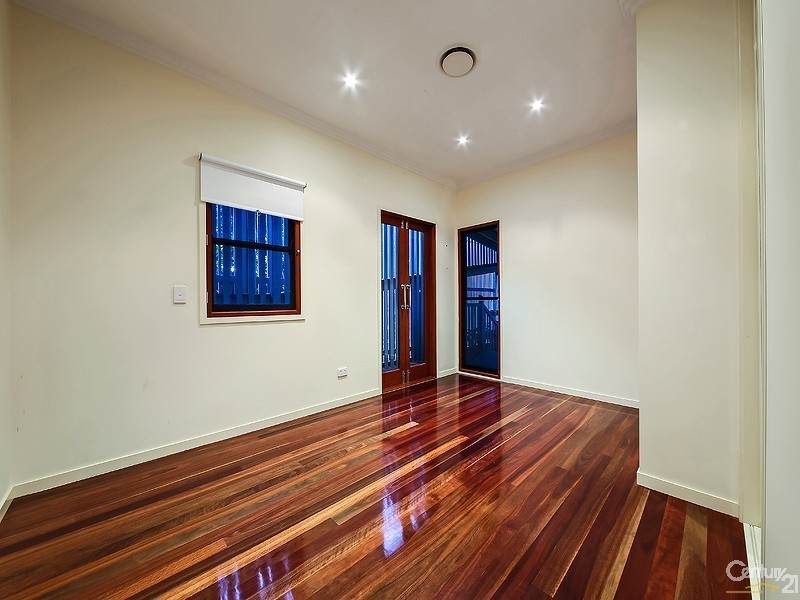 16 Summit Place, Wynnum West QLD 4178
