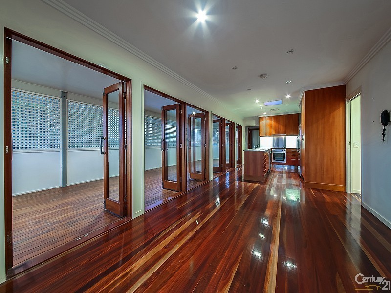 16 Summit Place, Wynnum West QLD 4178