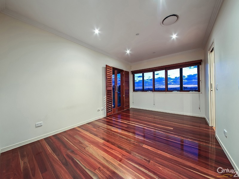 16 Summit Place, Wynnum West QLD 4178