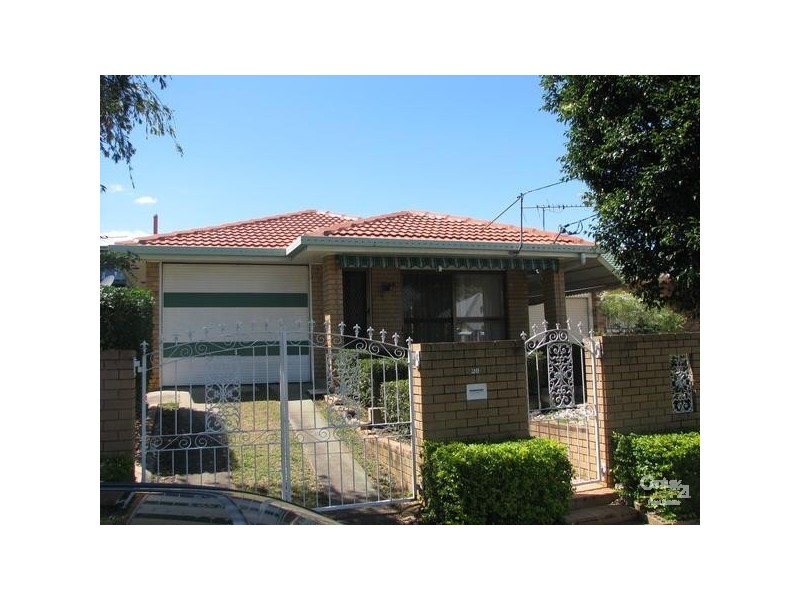 90 Pine Street, Wynnum QLD 4178