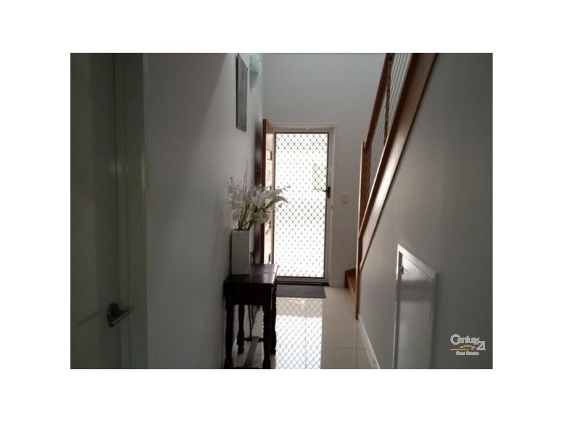 2/15 Fox Street, Wynnum QLD 4178